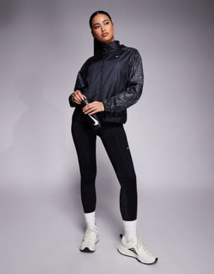 Nike Tempo Flash Jacket In Black