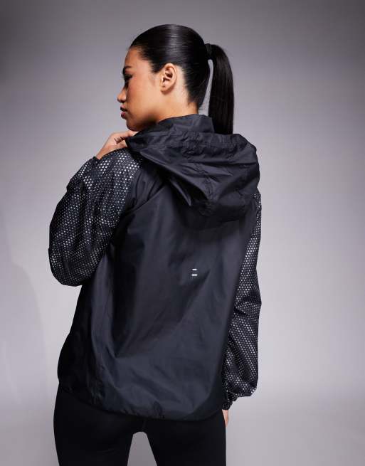Nike Running Tempo Flash jacket in black, 3 of 4