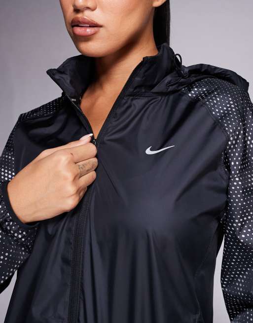 Nike Running Tempo Flash jacket in black, 4 of 4