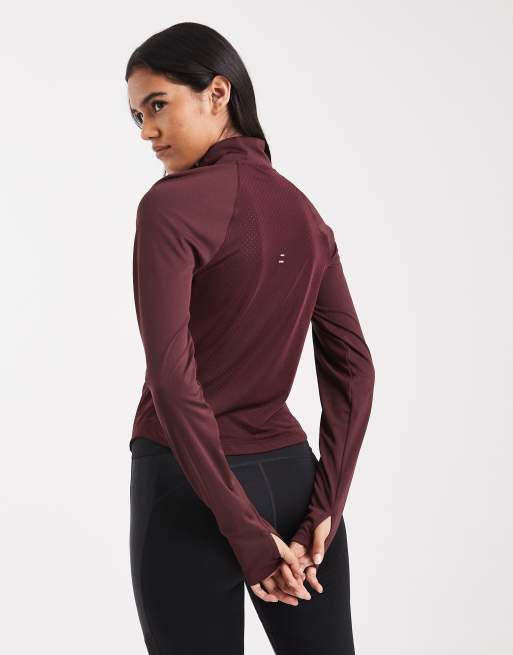 Nike Running - Tempo - Top met halve rits en lange mouwen in bordeauxrood, 4 van 4