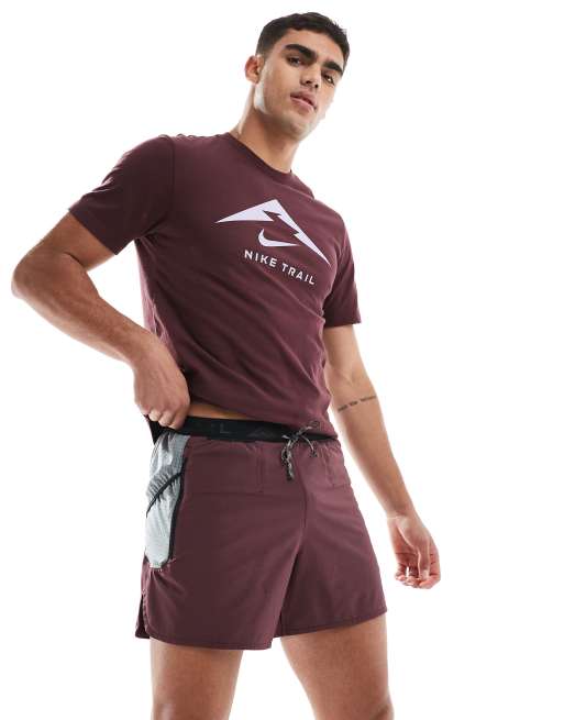 Nike Running - Trail - Bordeauxrød 5-tommers shorts med logo
