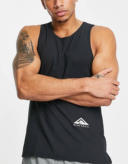 Men Nike Running Trail Dri-FIT Rise 365 vest in black 