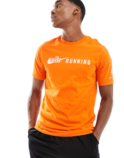 Nike Running - Trail Dri-FIT - T-shirt arancione con stampa grafica, 2 di 4