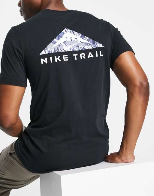Nike Running - Trail - Dri-FIT - T-shirt met grafische print in zwart