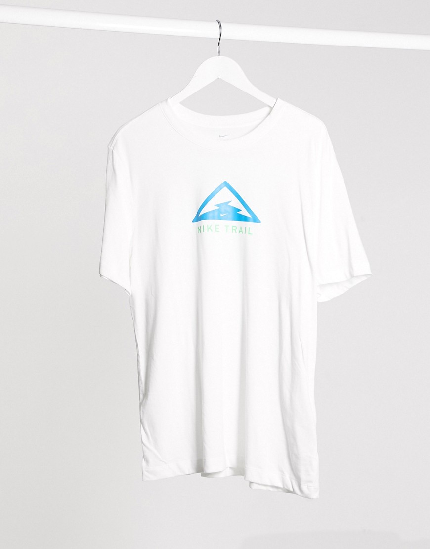Nike Running — Trail — Hvid T-shirt med logo
