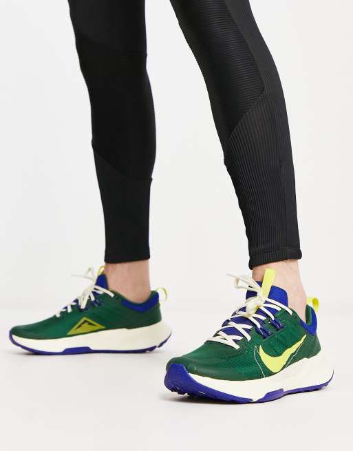 Nike Running Trail Juiper trainers in green | ASOS