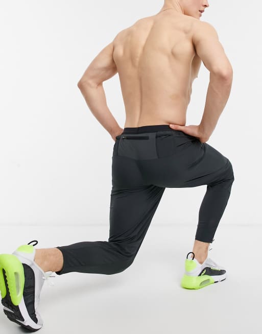 nike running trail phenom elite woven joggers in black