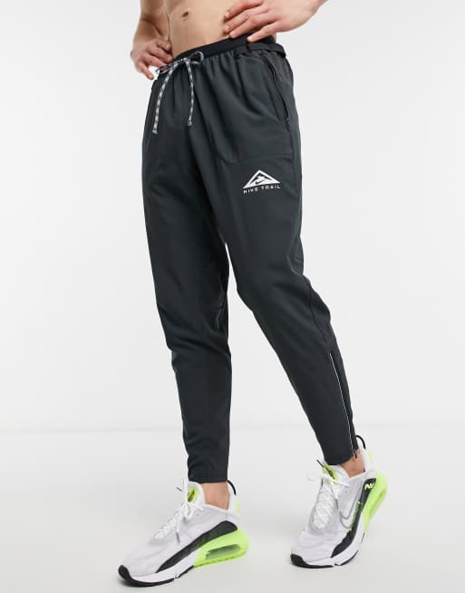 Nike running phenom elite cheap woven joggers in black