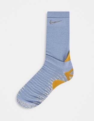 nike hiking socks