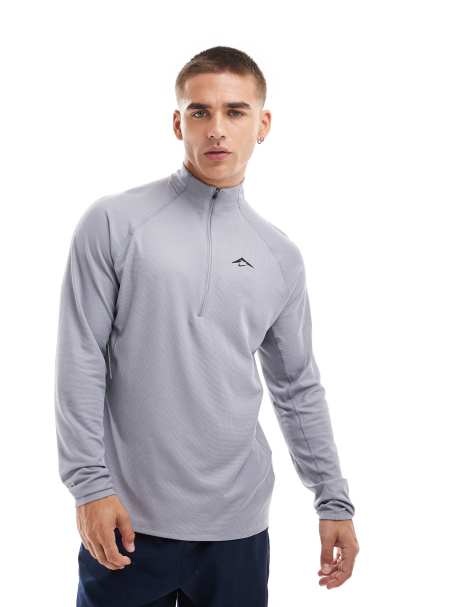 Nike Running – Trail – Sweatshirt in Grau mit kurzem Reißverschluss - view 1