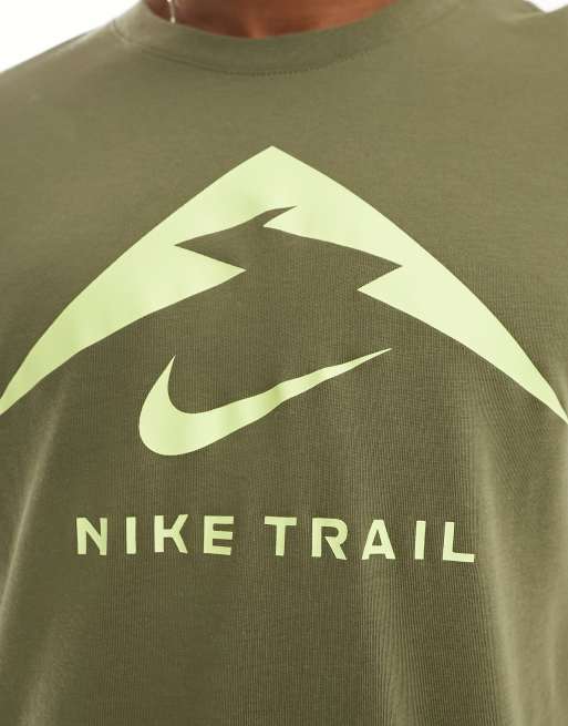 Nike Running - Trail - T-shirt à logo en tissu Dri-FIT - Kaki, 3 de 4