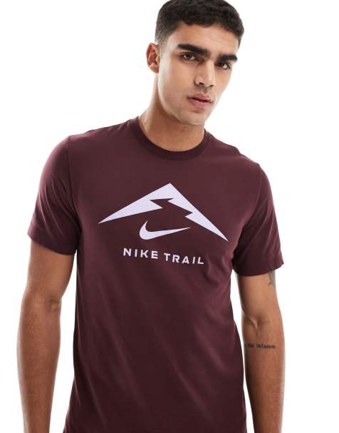 Nike Running - Trail - T-shirt bordeaux con logo - view 1