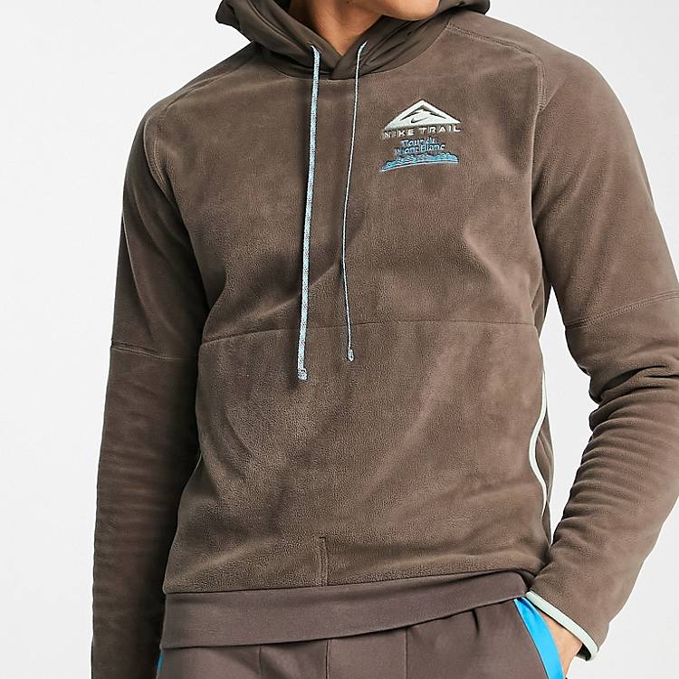 Nike Running - Trail Du Mont Blanc - Sweatshirt med hætte i brun | ASOS