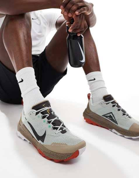 Nike Running Trail Wildhorse 8 sneakers in gray and khaki - view 1