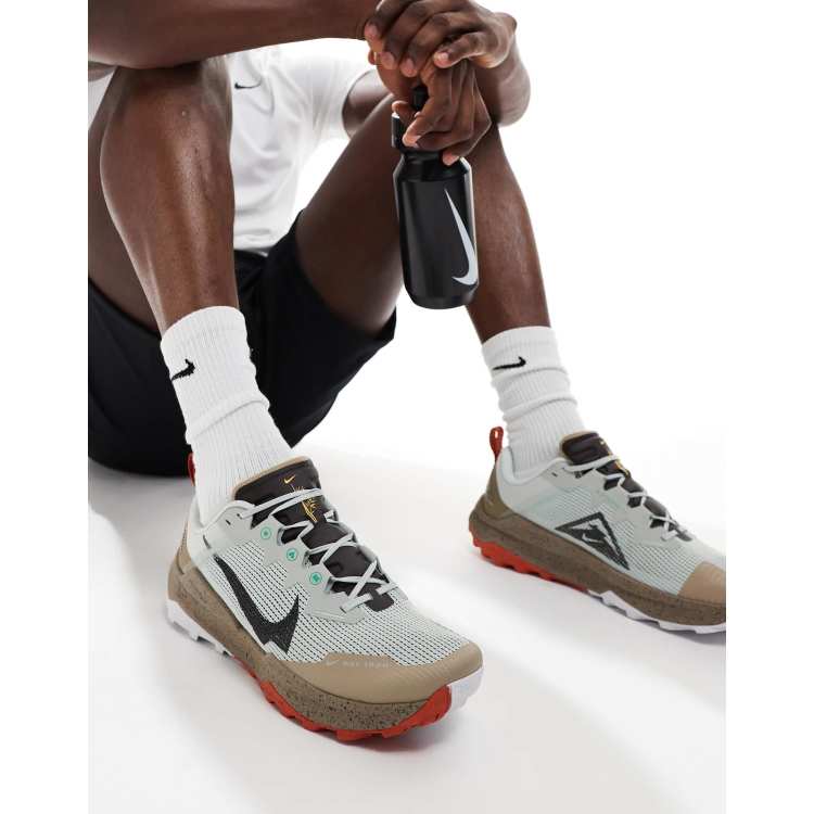 Nike Running Trail Wildhorse 8 sneakers in gray and khaki | ASOS