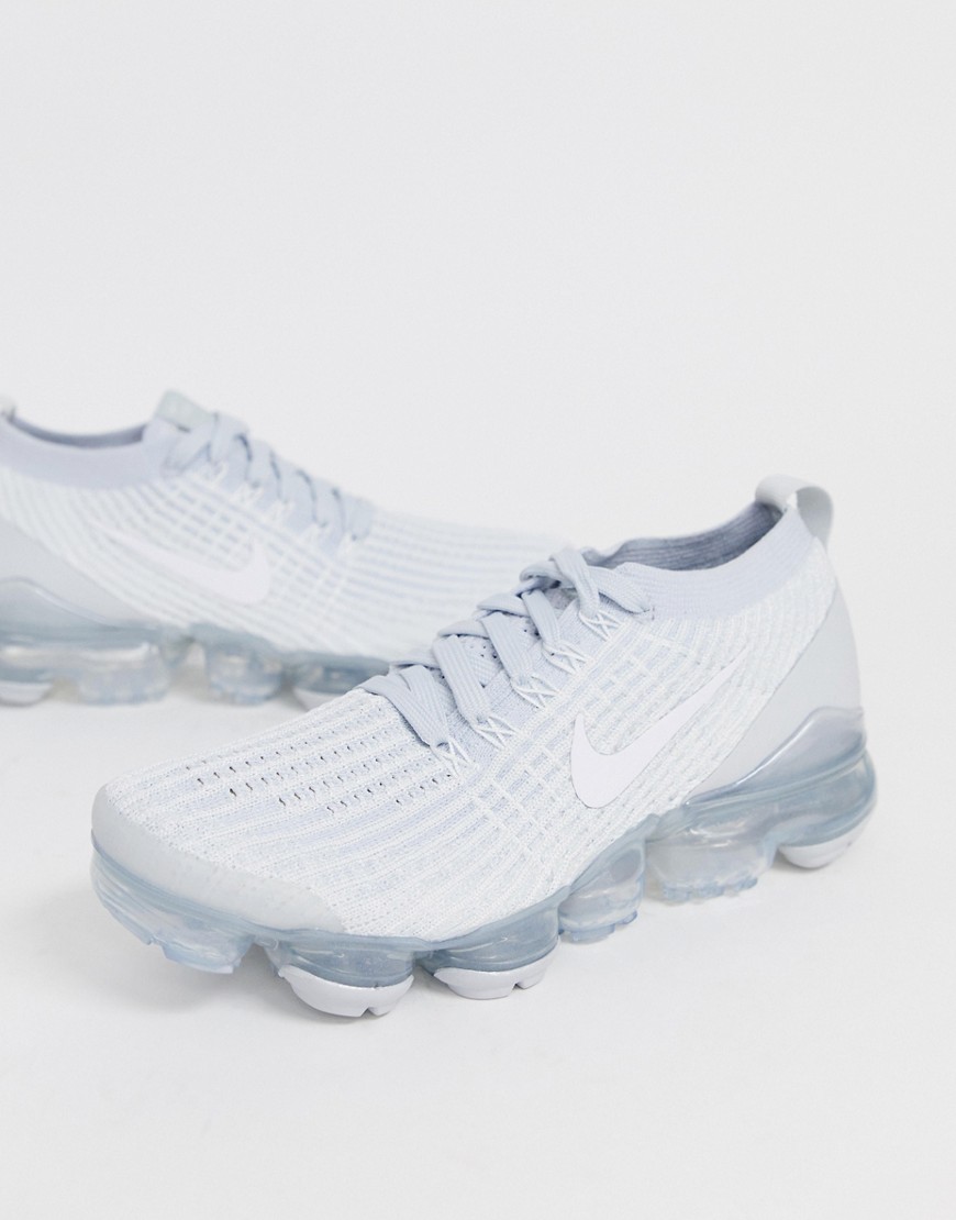 Nike Running vapormax flyknit trainers in white