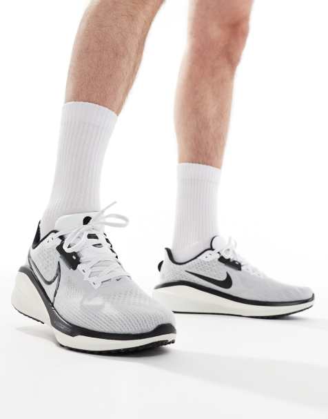 Nike Running - Vomero 17 - Sneakers i hvid og sort - view 1