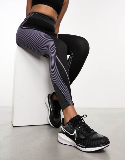 Nike Running - Vomero 17 - Sneakers in zwart en wit