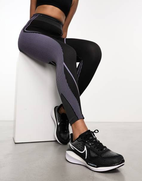 Nike Running - Vomero 17 - Sorte og hvide sneakers - view 1