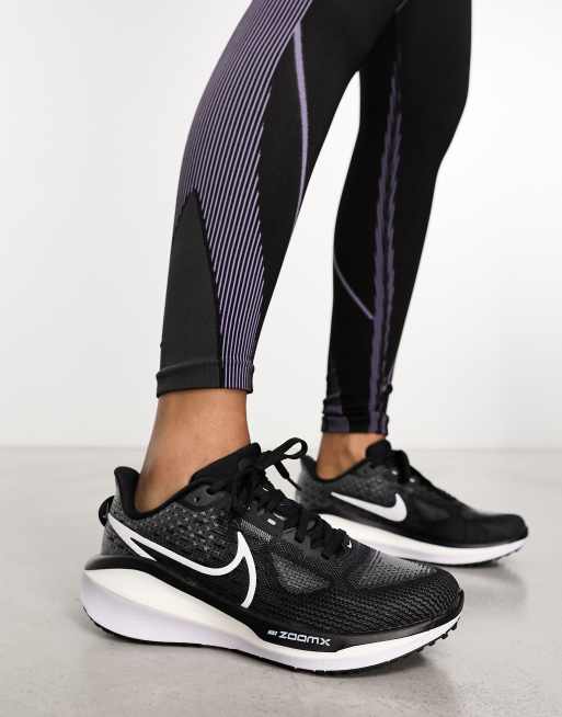 Nike Running Vomero 17 trainers in black and white, 4 of 4