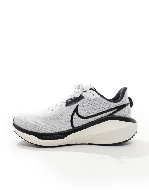 Nike Running – Vomero 17 – Vita och svarta löparskor, 2 av 5