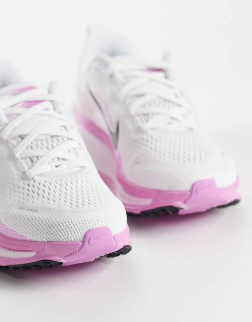 Nike Running Vomero 18 baskets blanches et roses, 4 de 5