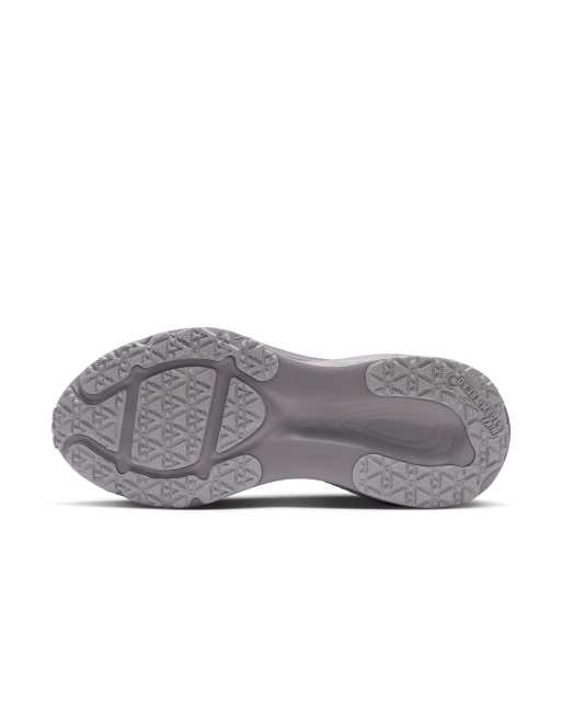 Nike Running Vomero 18 GORE-TEX chaussures de running route imperméables avec détails réfléchissants en gris, 2 de 4