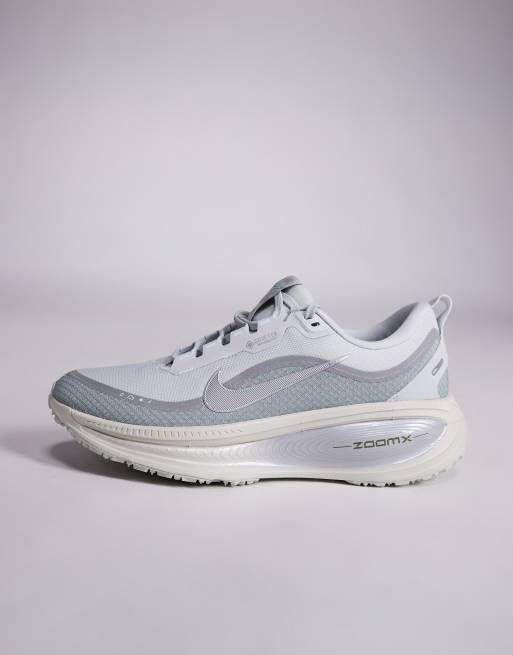 Nike Running - Vomero 18 GORE-TEX - Sølvfarvede sneakers, 2 af 5