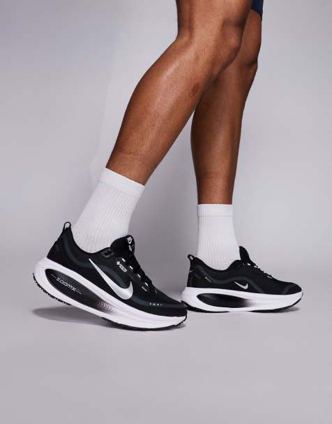 Nike Running – Vomero 18 Gore-TEX – Sneaker in Schwarz und Weiß - view 1