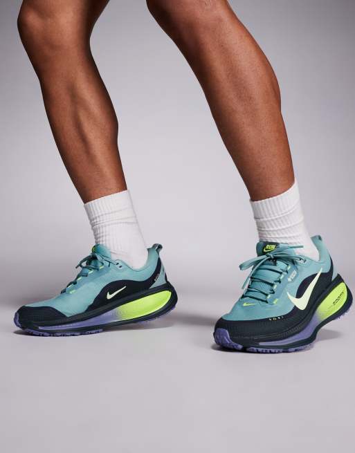 Nike Running Vomero 18 GORE-TEX trainers in green, 3 of 5