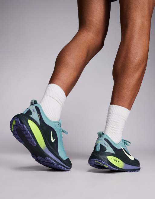 Nike Running Vomero 18 GORE-TEX trainers in green, 4 of 5