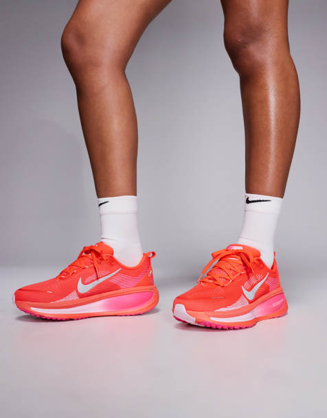Nike Running Vomero 18 running sneakers in pink - view 1