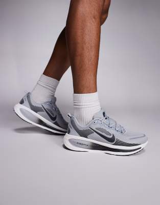 Running - Vomero 18 - Sneaker in Hellgrau und Schwarz Grau MW 6.5