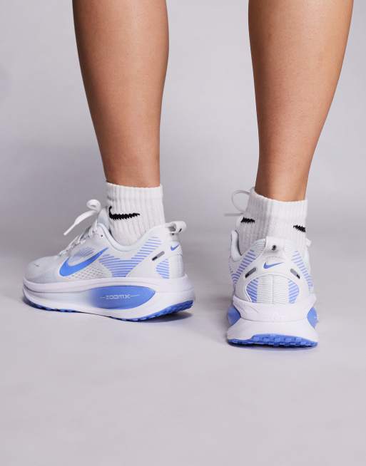 Nike Running Vomero 18 Sneakers bianche e blu ASOS