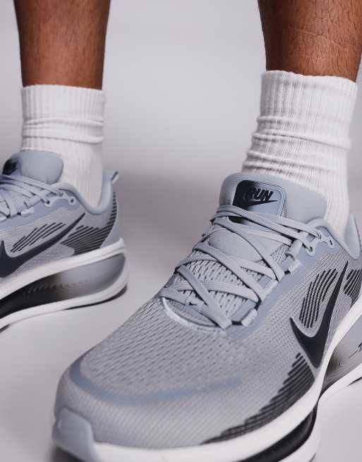 Nike Running - Vomero 18 - Sneakers grigio chiaro e nere, 3 di 5