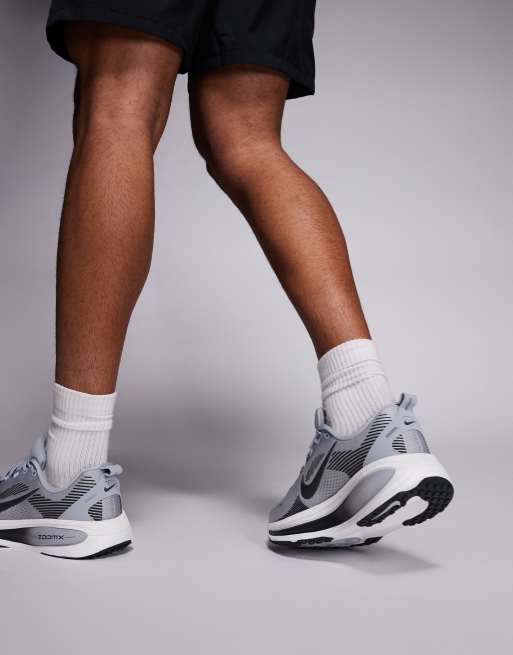Nike Running - Vomero 18 - Sneakers grigio chiaro e nere, 4 di 5