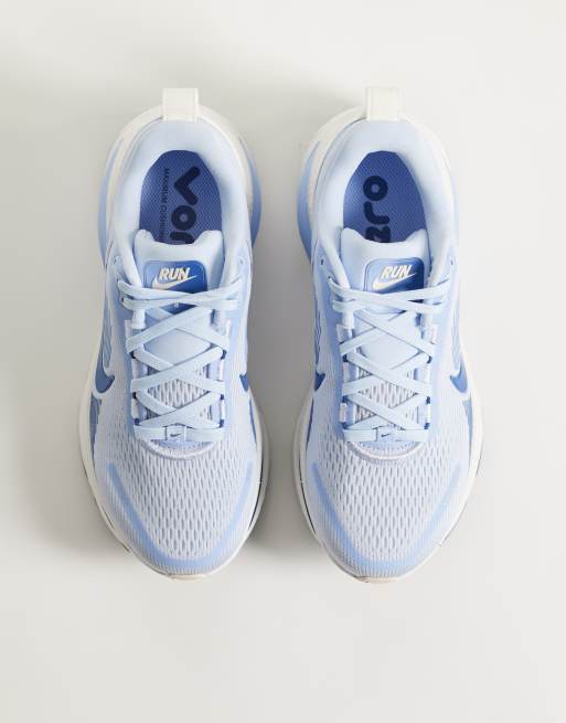 Nike Running Vomero 18 sneakers in blue and white, 2 of 5