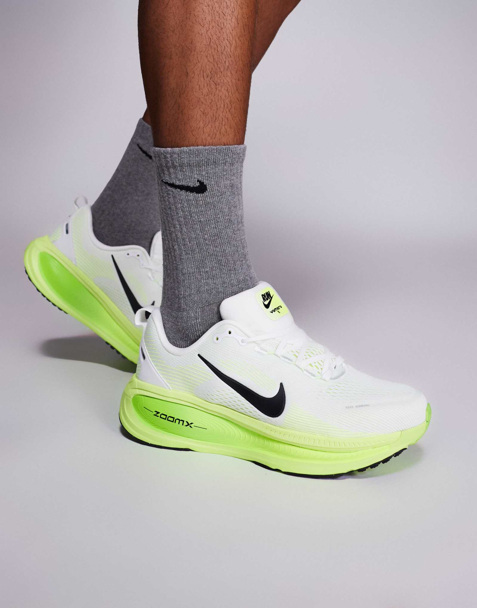 Кроссовки Nike Running Vomero 18 белого и светло-зеленого цветов