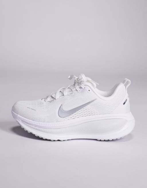 Nike Running vomero 18 sneakers in white and silver
