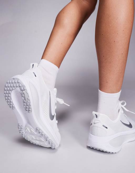Nike Running vomero 18 sneakers in white and silver