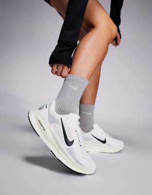 Nike Running Vomero 18 sneakers in white | ASOS