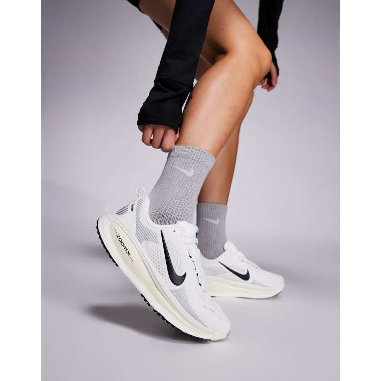 Nike Running Vomero 18 sneakers in white | ASOS