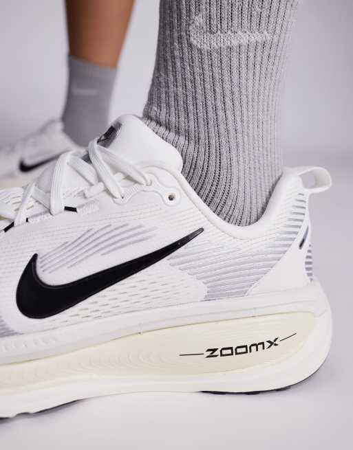 Nike Running Vomero 18 sneakers in white | ASOS
