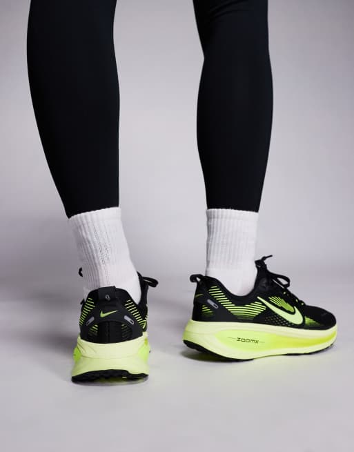 Nike Running - Vomero - 18 Sneakers in zwart en groen, 3 van 5