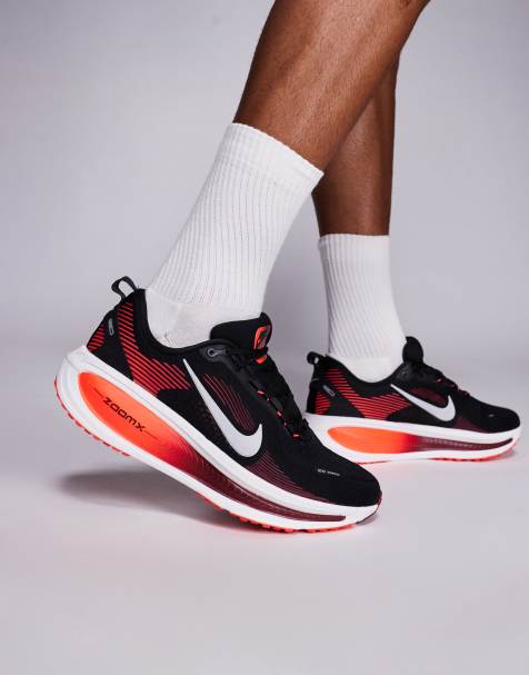 Nike Running – Vomero 18 – Svarta och röda sneakers - view 1