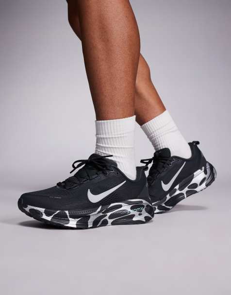 Nike Running Vomero 18 trainers in black and reflective silver - view 1