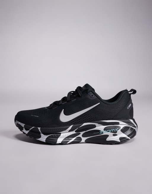 Nike Running Vomero 18 trainers in black and reflective silver, 2 of 5