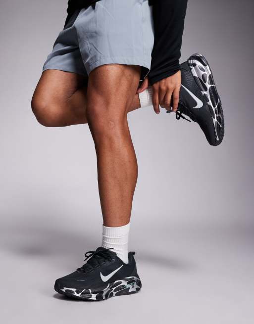 Nike Running Vomero 18 trainers in black and reflective silver, 5 of 5