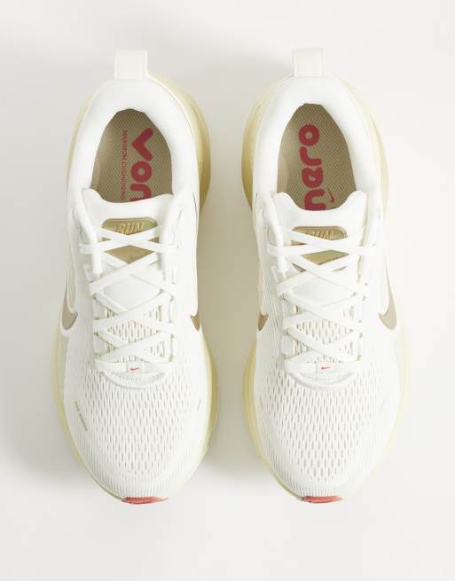 Nike Running Vomero 18 trainers in gold, 2 of 5