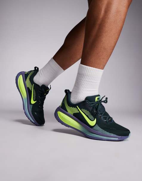 Nike Running Vomero 18 trainers in green - view 1